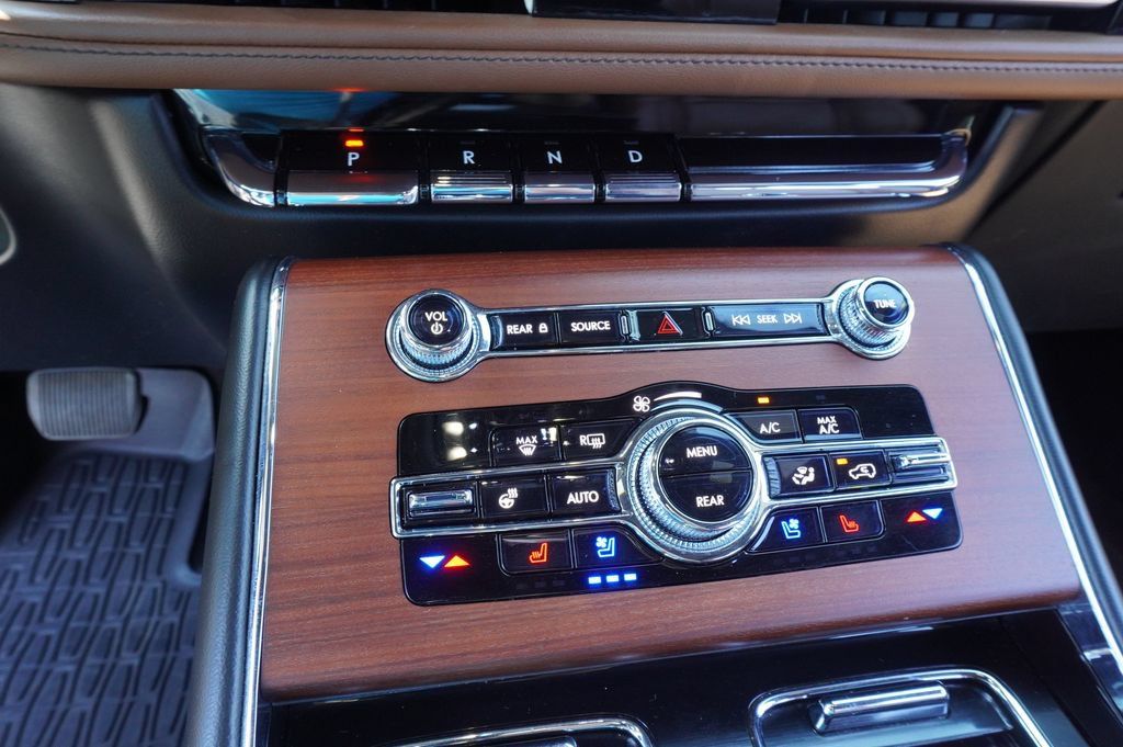 Used 2023 Lincoln Aviator Reserve w/ Equipment Group 201A RWD image 21