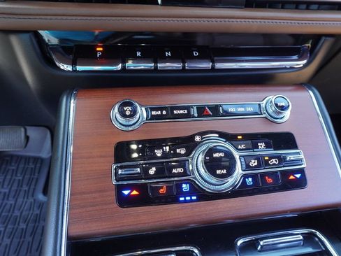 Used 2023 Lincoln Aviator Reserve w/ Equipment Group 201A RWD image 21