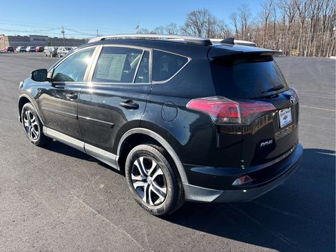 Used 2016 Toyota RAV4 LE image 6