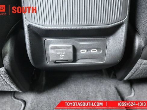Used 2026 Jeep Cherokee Overland AWD/4WD image 32