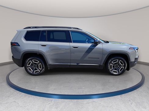 New 2026 Jeep Cherokee Laredo AWD/4WD image 4