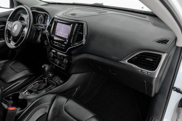 Used 2021 Jeep Cherokee Latitude Plus AWD/4WD image 11