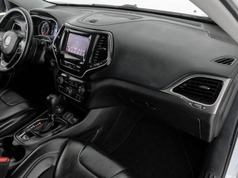 Used 2021 Jeep Cherokee Latitude Plus AWD/4WD image 11