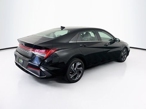 Used 2025 Hyundai Elantra SEL FWD image 9