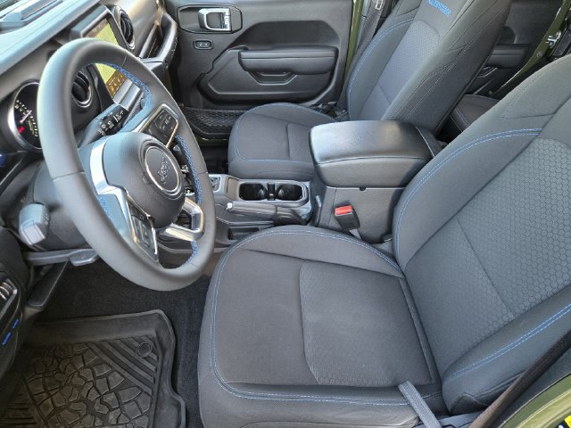 Used 2023 Jeep Wrangler Unlimited Rubicon 4xe AWD/4WD image 15