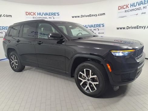 Used 2024 Jeep Grand Cherokee L Laredo AWD/4WD image 3