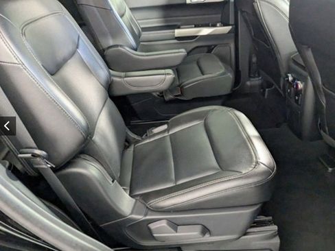 Used 2023 Ford Explorer Limited w/ Equipment Group 301A image 5