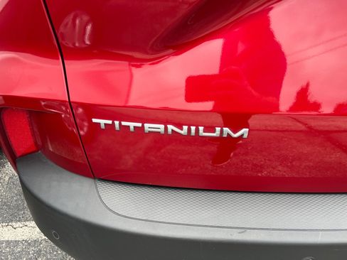 Used 2022 Ford Escape Titanium w/ Titanium Premium Package FWD image 4
