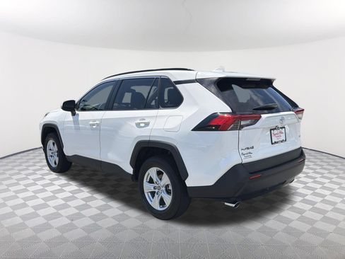 Used 2019 Toyota RAV4 XLE w/ Convenience Package FWD image 14