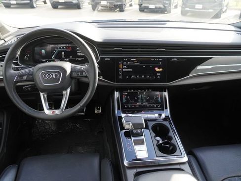 Used 2025 Audi SQ7 Prestige AWD/4WD image 14
