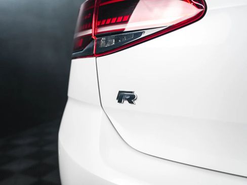 Used 2019 Volkswagen Golf 4-Door image 25