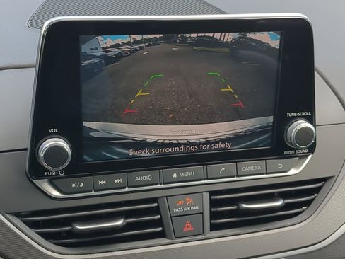 New 2025 Nissan Altima 2.5 SR image 18