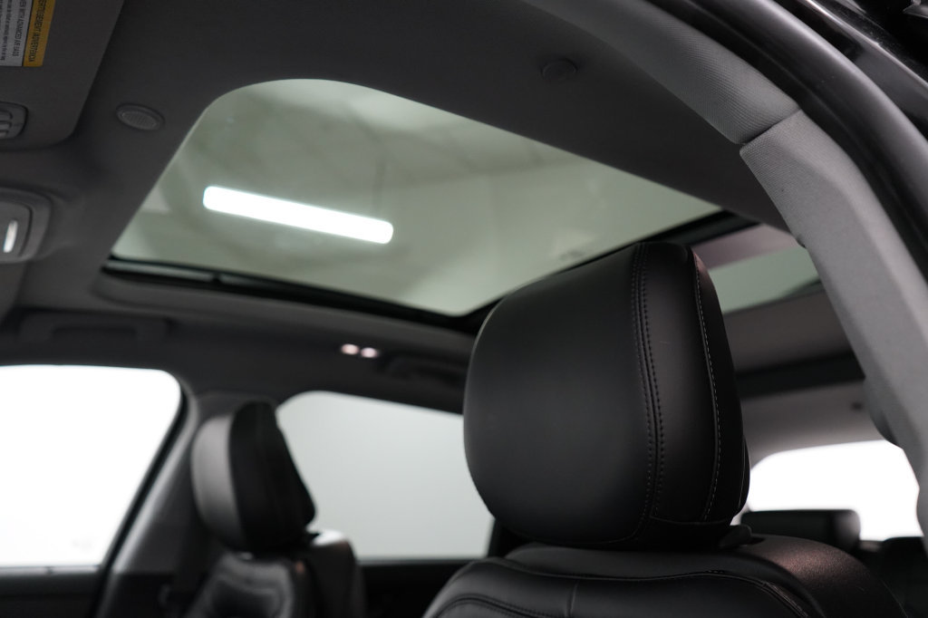 Used 2020 Lincoln Corsair AWD image 13