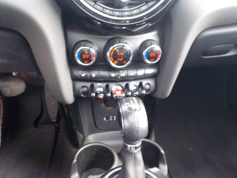 Used 2015 MINI Cooper S image 18