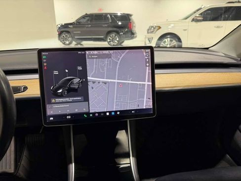 Used 2019 Tesla Model 3 Standard Range image 31