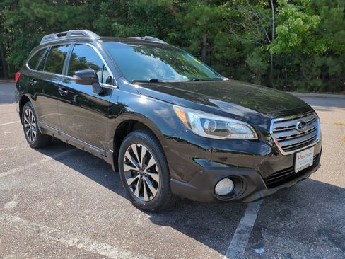 Used 2017 Subaru Outback 3.6R Limited AWD/4WD image 2