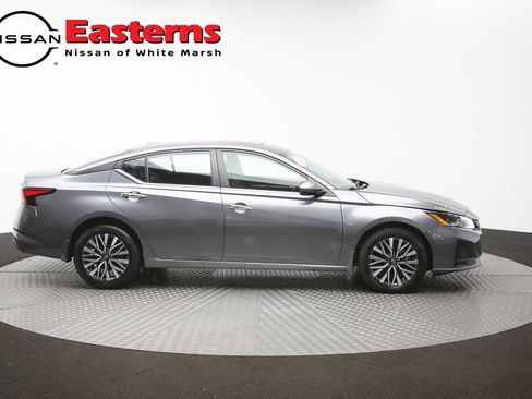 Used 2023 Nissan Altima 2.5 SV w/ SV Premium Package AWD/4WD image 45