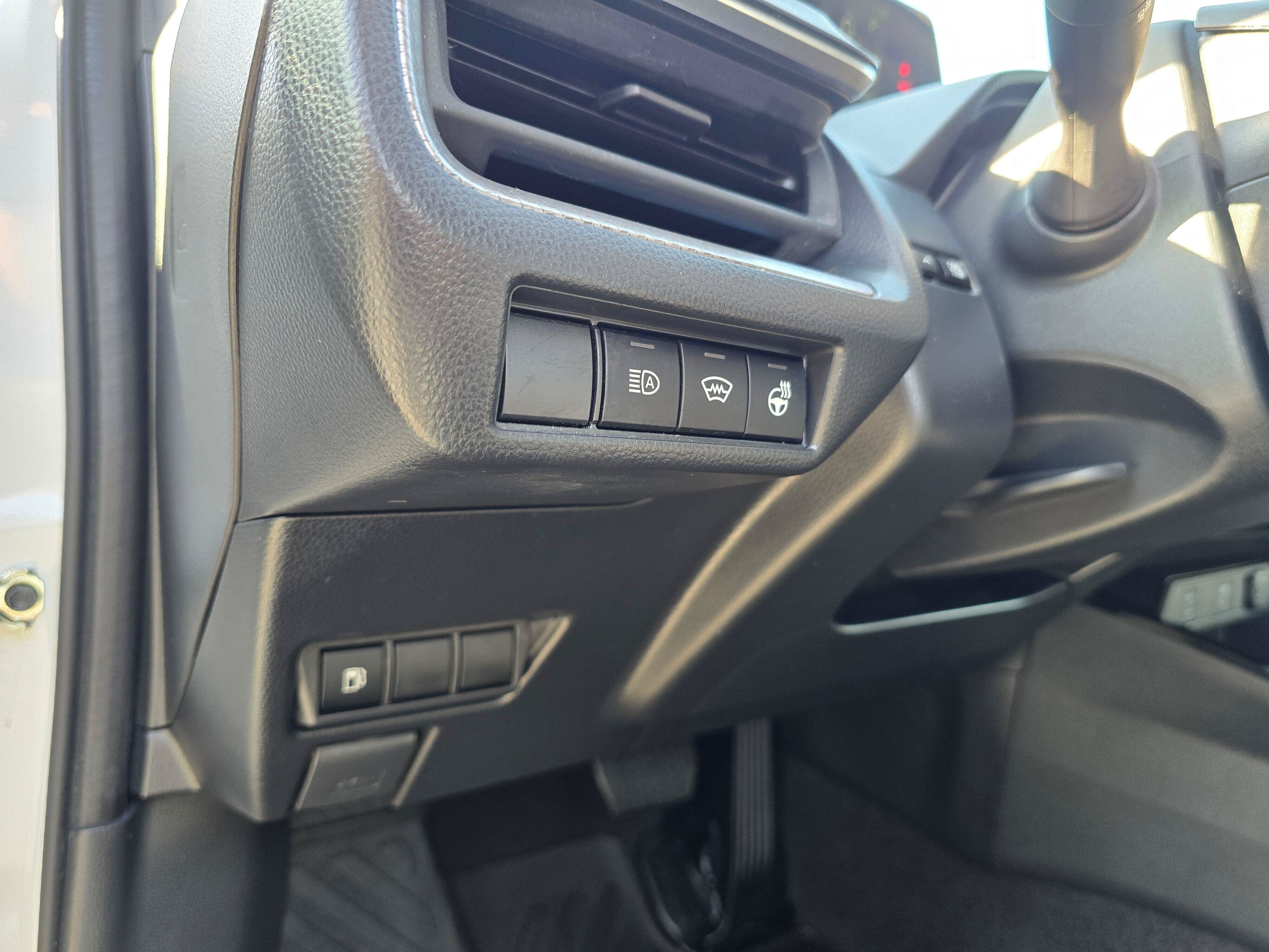 Certified 2025 Toyota Prius XLE FWD image 21