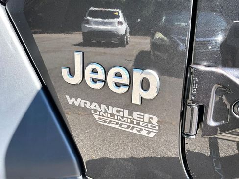 Used 2020 Jeep Wrangler Unlimited Sport S AWD/4WD image 31