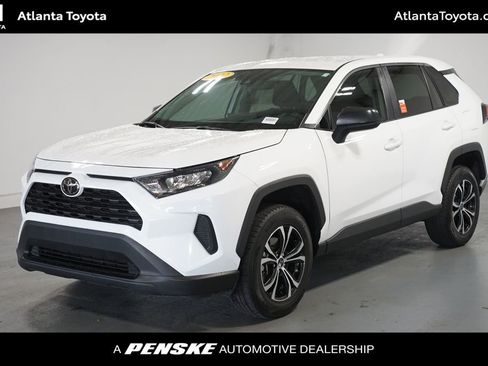 Used 2022 Toyota RAV4 LE image 1