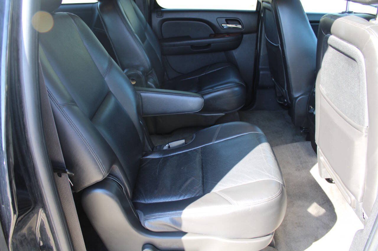 Used 2011 Chevrolet Suburban LTZ AWD/4WD image 6