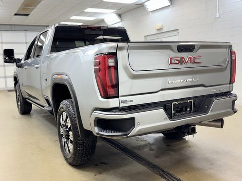 Used 2025 GMC Sierra 3500 Denali w/ Denali Reserve Package image 8