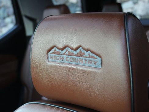 Used 2020 Chevrolet Traverse High Country image 22