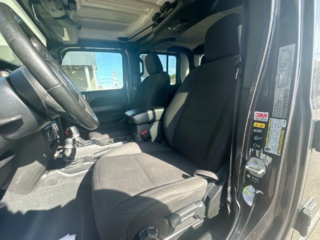 Certified 2022 Jeep Gladiator Sport AWD/4WD image 14