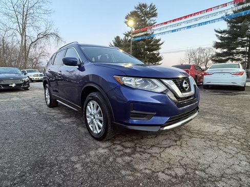 Used 2017 Nissan Rogue S image 3