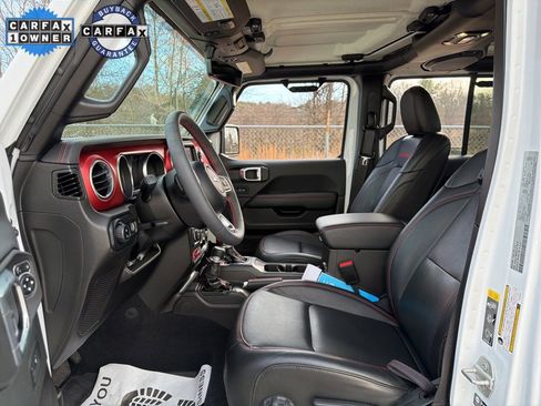 Used 2023 Jeep Gladiator Rubicon w/ Cold Weather Group image 21