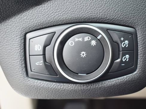 Used 2017 Ford Escape Titanium image 17