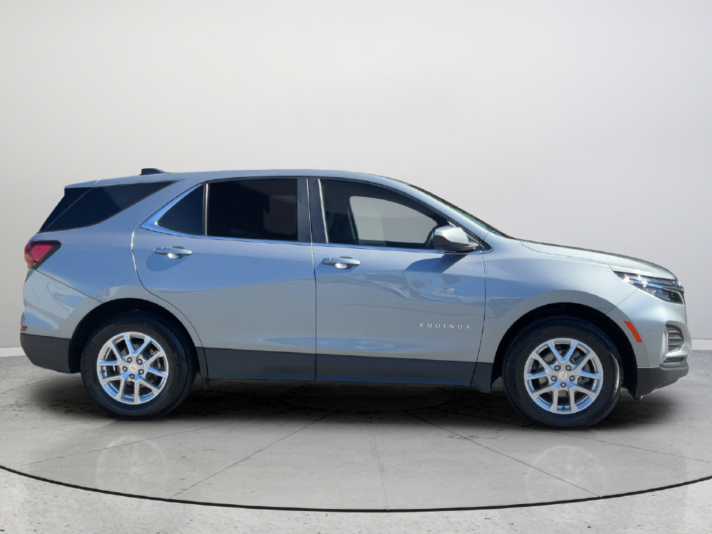Used 2023 Chevrolet Equinox LT w/ Driver Convenience Package FWD image 5