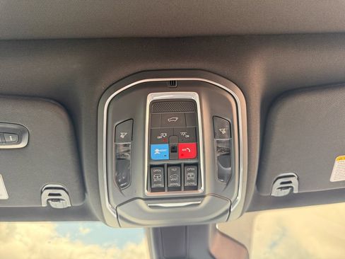 Used 2023 Jeep Wagoneer 4WD w/ Premium Group I image 23
