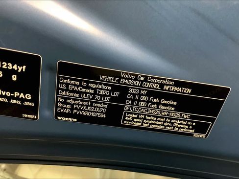 Used 2023 Volvo XC40 B5 Ultimate w/ Protection Package Premier image 32