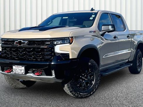 Used 2022 Chevrolet Silverado 1500 ZR2 w/ Technology Package image 35