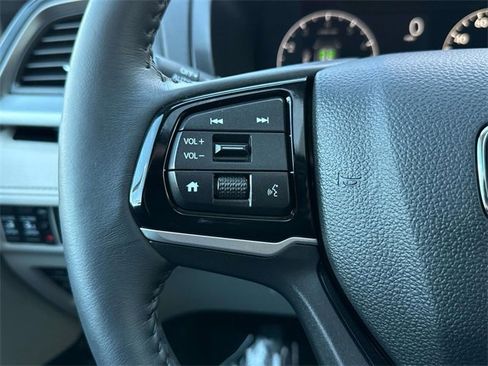 Certified 2025 Honda Odyssey Touring image 25