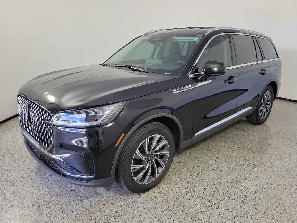 New 2026 Lincoln Aviator AWD image 2