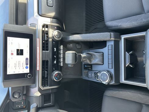 Used 2025 Toyota Tacoma SR5 image 31