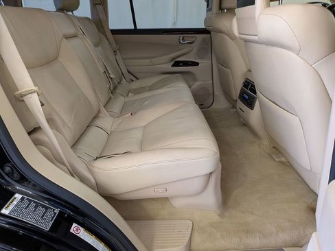 Used 2015 Lexus LX 570 4WD image 38