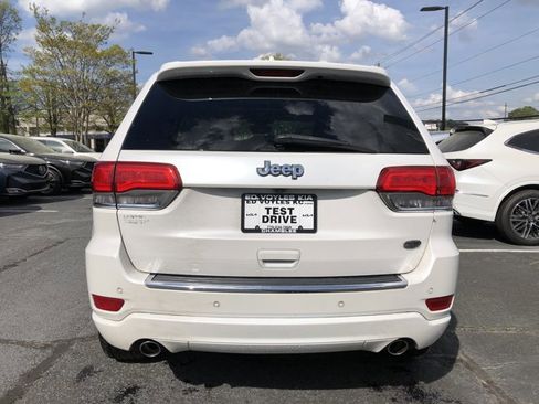 Used 2017 Jeep Grand Cherokee Overland image 4