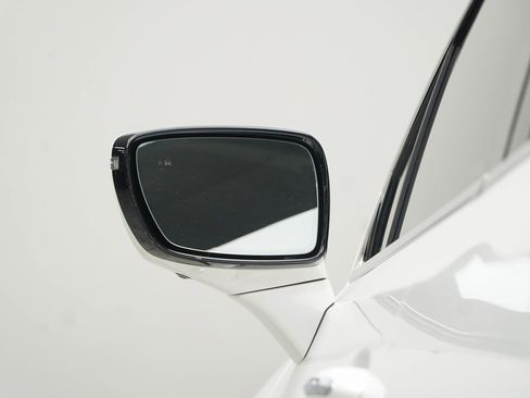 Used 2023 Buick Enclave Avenir image 15