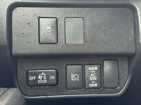 Used 2022 Toyota Tacoma TRD Sport AWD/4WD image 17