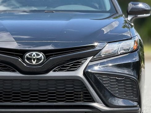 Used 2021 Toyota Camry SE AWD/4WD image 15