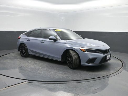 Used 2023 Honda Civic Sport Touring image 4