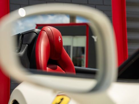 Used 2018 Ferrari 488 Spider RWD image 2