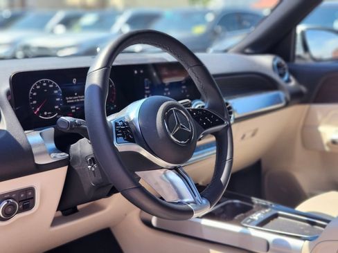 Used 2026 Mercedes-Benz GLB 250 4MATIC image 20