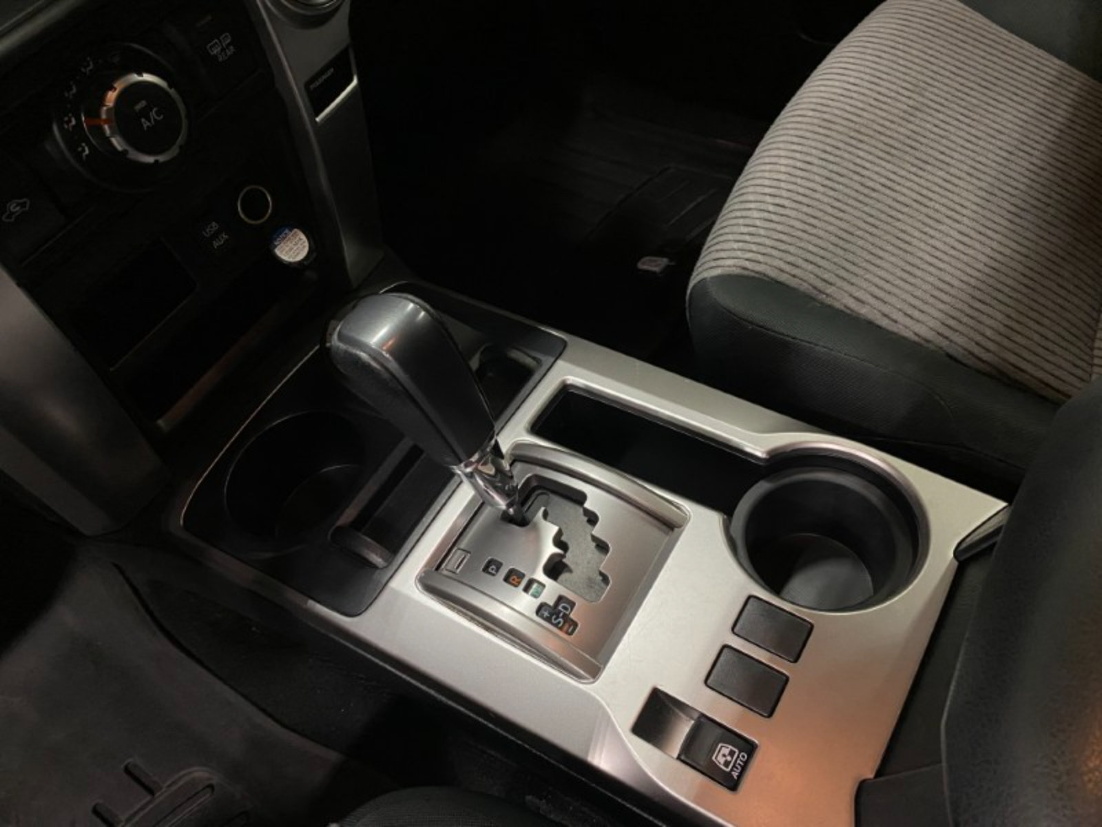 Used 2019 Toyota 4Runner SR5 AWD/4WD image 35
