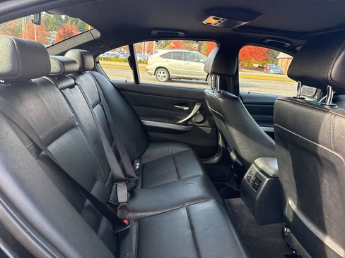 Used 2011 BMW 335i xDrive Sedan w/ M Sport Pkg image 18