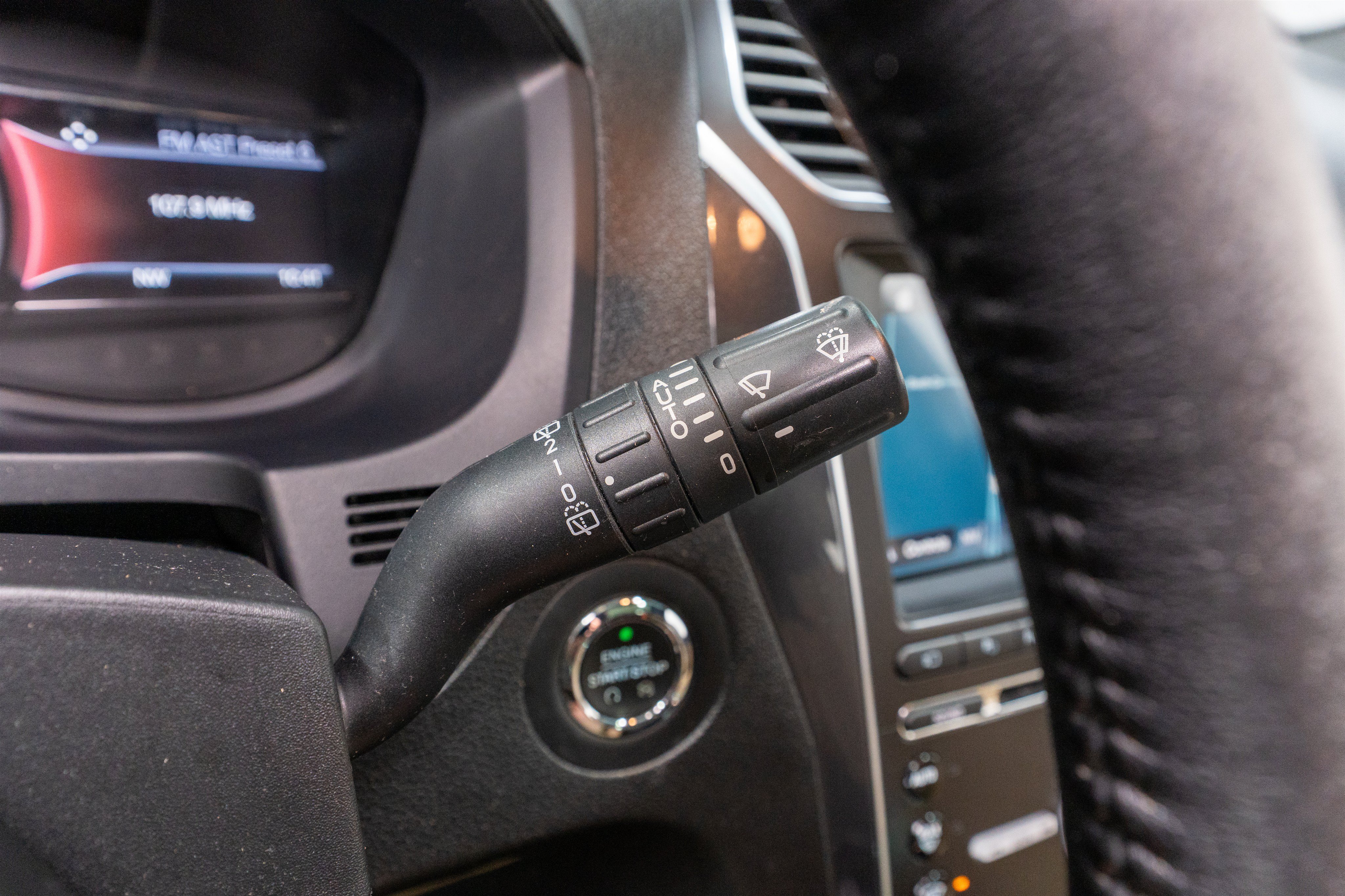 Used 2017 Ford Explorer Limited w/ Equipment Group 301A FWD image 28
