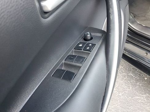 Used 2021 Toyota Corolla SE FWD image 18